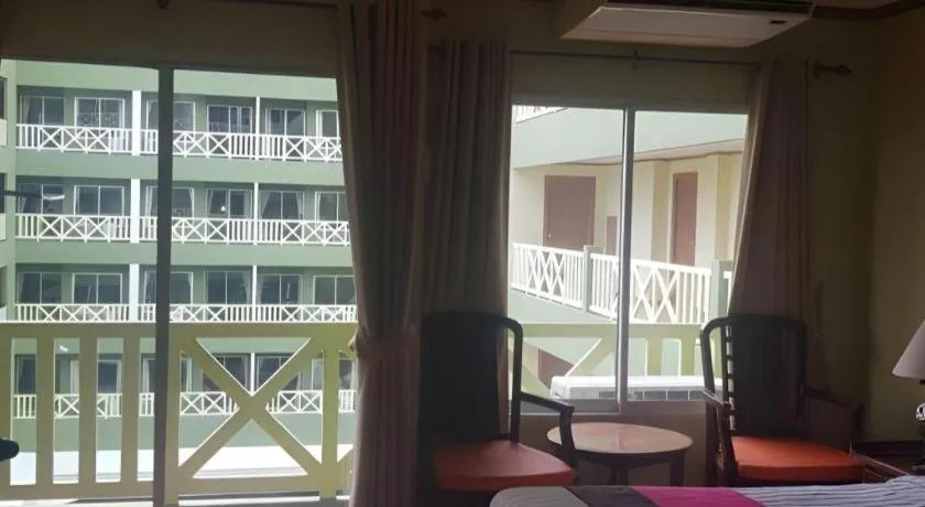 Phuphaya Resort Pattaya