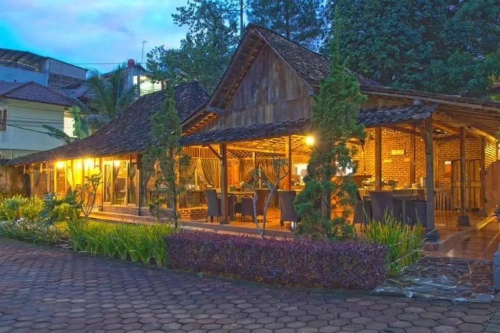 Lotus Bandung Hotel, Cafe, and Meeting Place