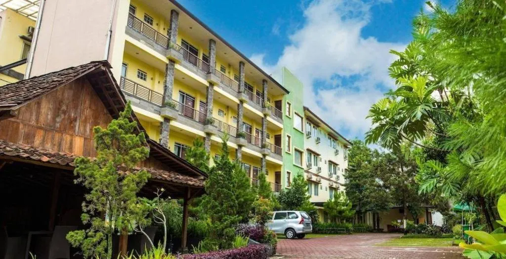 Lotus Bandung Hotel, Cafe, and Meeting Place