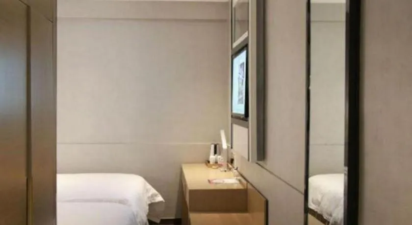 Bed in Lavande Hotel Shanghai Railway Station Branch
