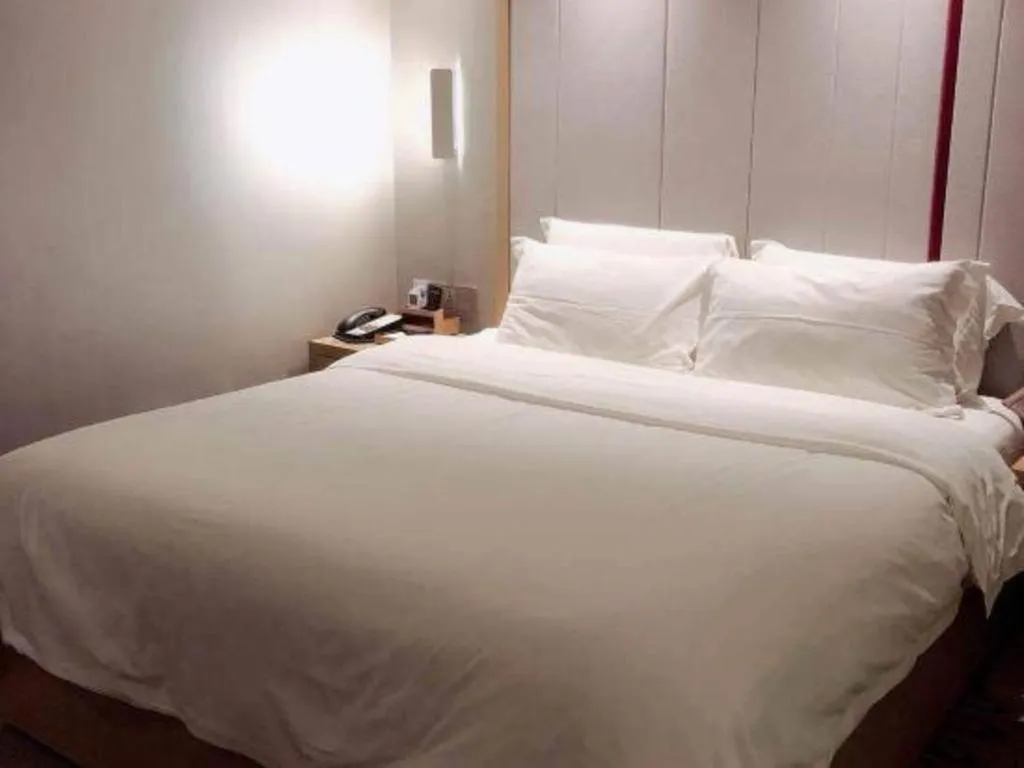 Bed in Lavande Hotel Shanghai Railway Station Branch