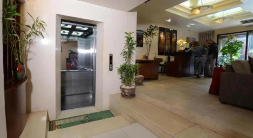 Artisan Boutique Hotel