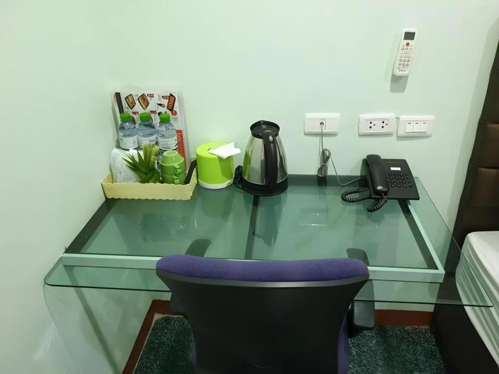 Friends House Resort