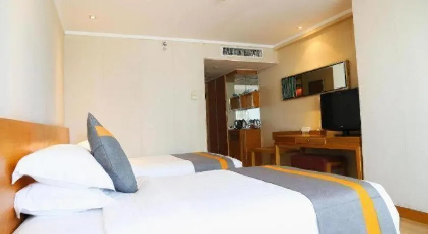 Bed in Golden Sea View Hotel Haikou