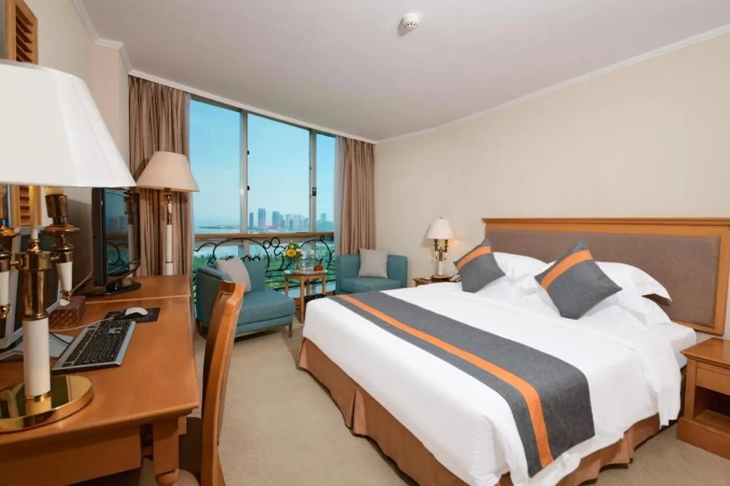 Bed in Golden Sea View Hotel Haikou