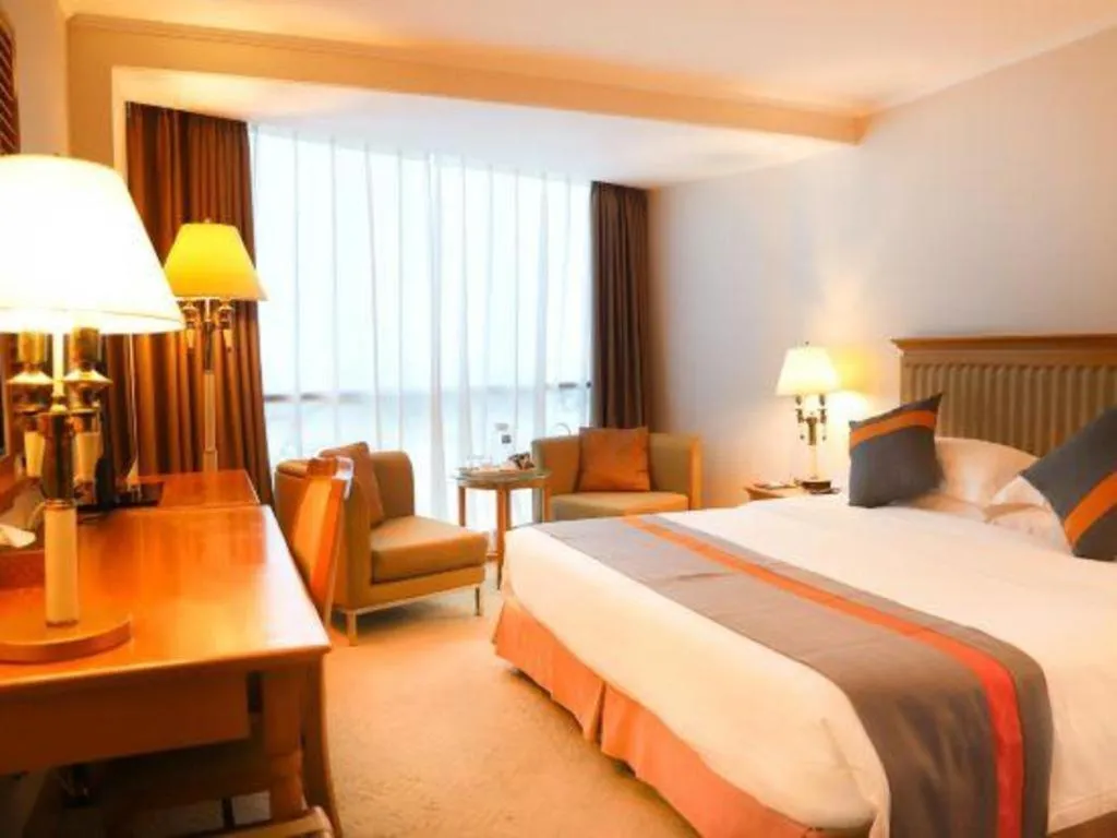 Bed in Golden Sea View Hotel Haikou