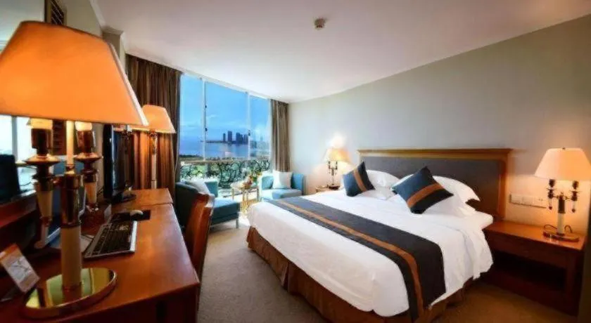 Bed in Golden Sea View Hotel Haikou