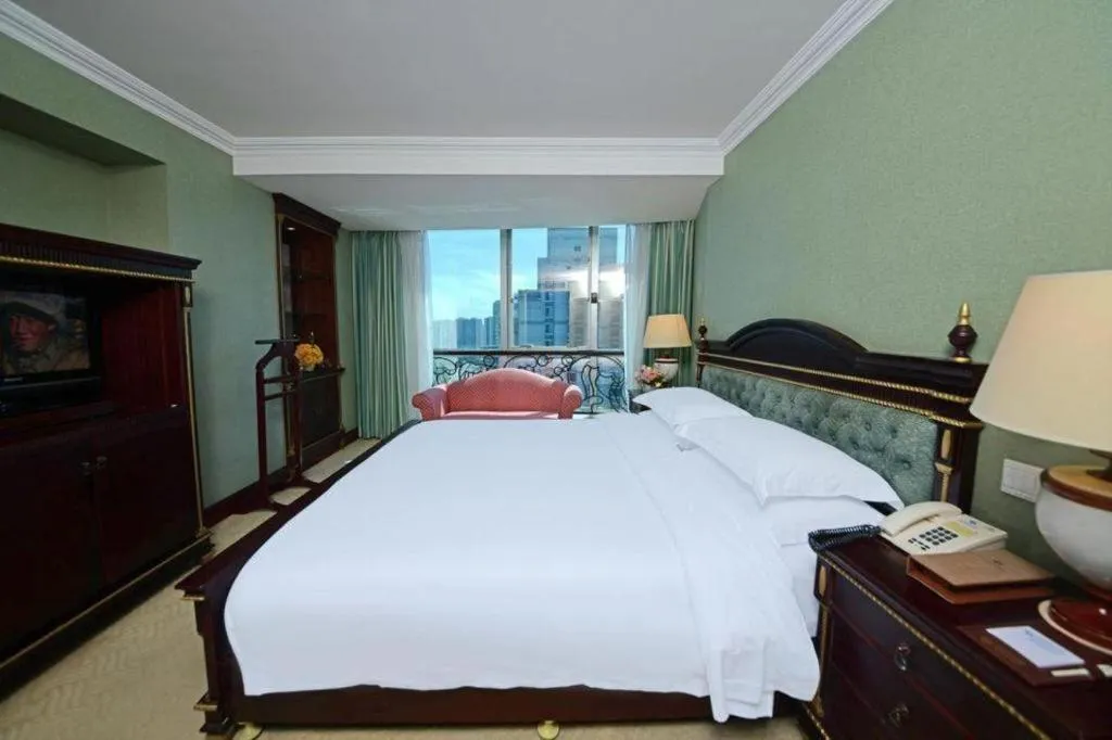 Bed in Golden Sea View Hotel Haikou