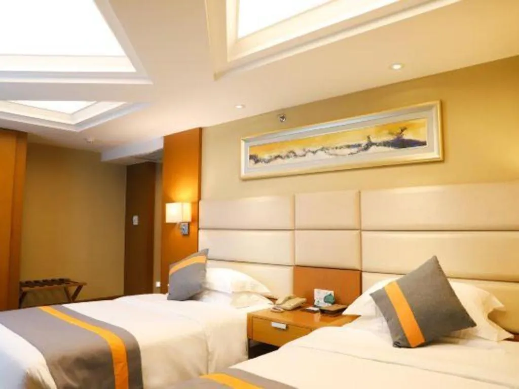 Bed in Golden Sea View Hotel Haikou