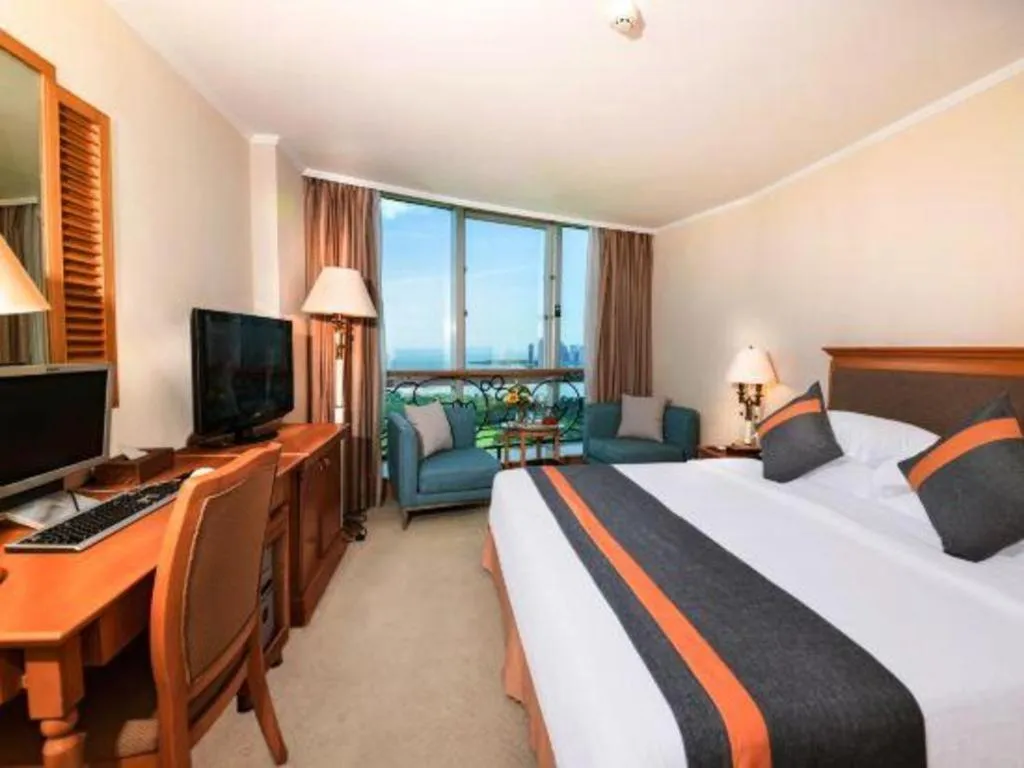 Bed in Golden Sea View Hotel Haikou