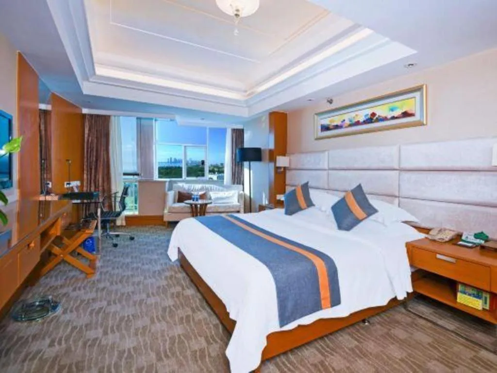 Bed in Golden Sea View Hotel Haikou