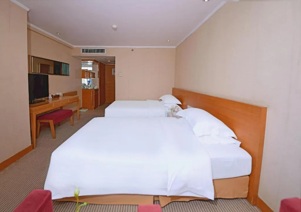 Bed in Golden Sea View Hotel Haikou
