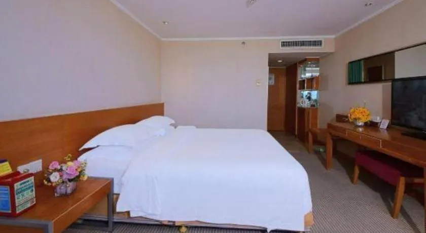 Bed in Golden Sea View Hotel Haikou
