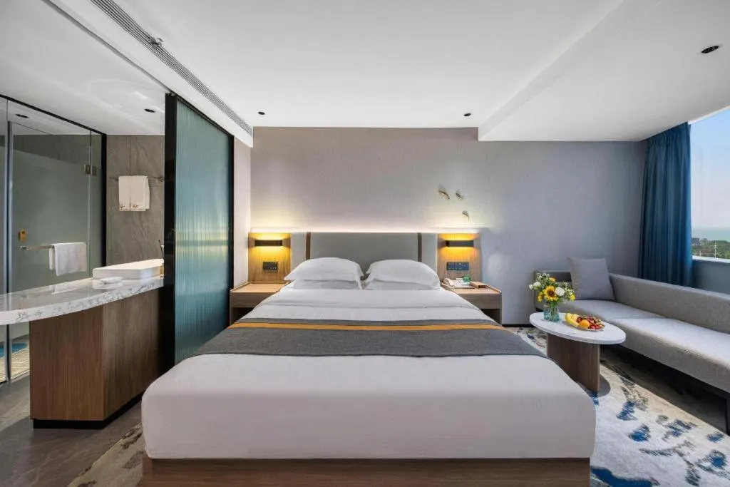 Bed in Golden Sea View Hotel Haikou