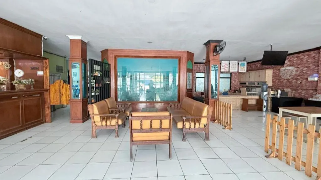 Hotel Huswah Airport