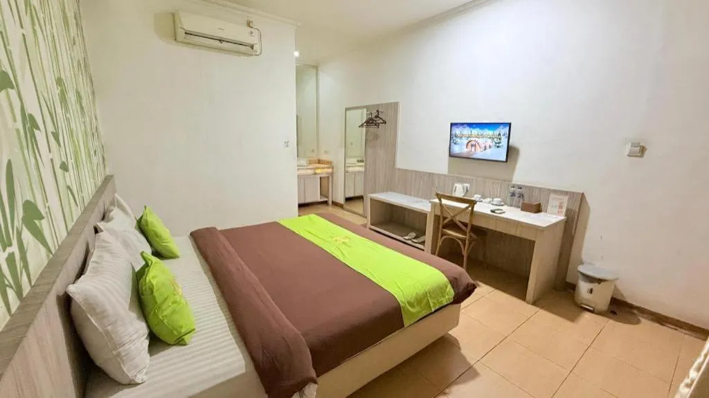 Bed in Hotel Huswah Airport