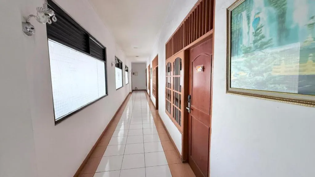 Hotel Huswah Airport