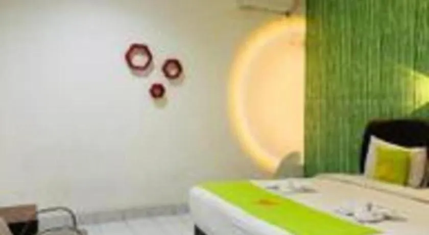 Bed in Hotel Huswah Airport