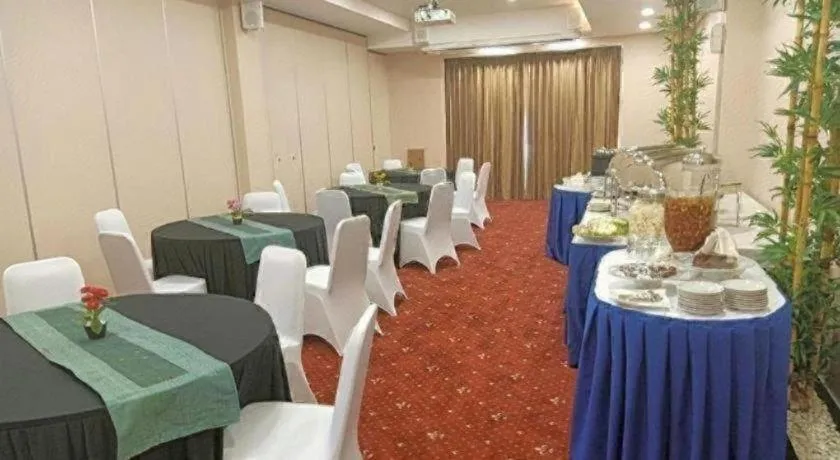 Hotel Huswah Airport