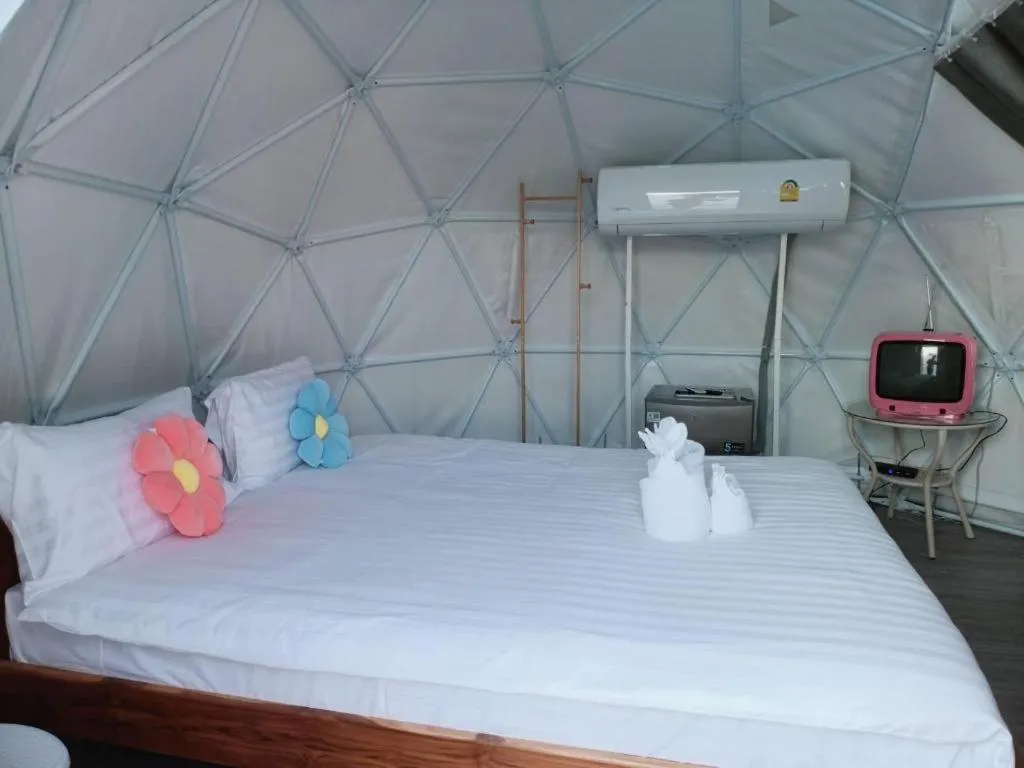 Bed in 111 Resort and Spa