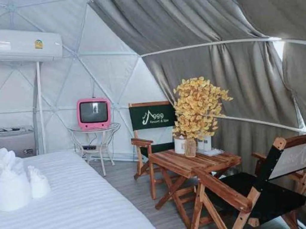 Bed in 111 Resort and Spa