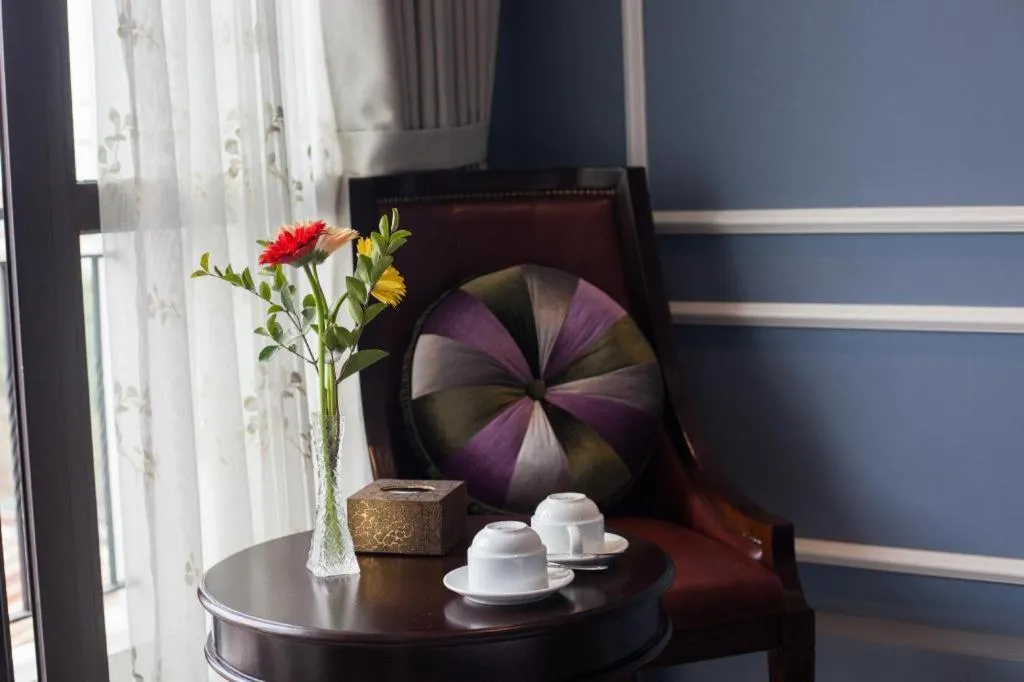 Ha Noi Crystal Pearl Hotel