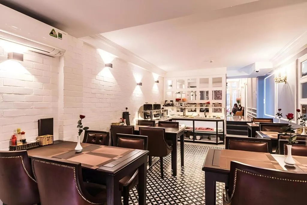 Ha Noi Crystal Pearl Hotel