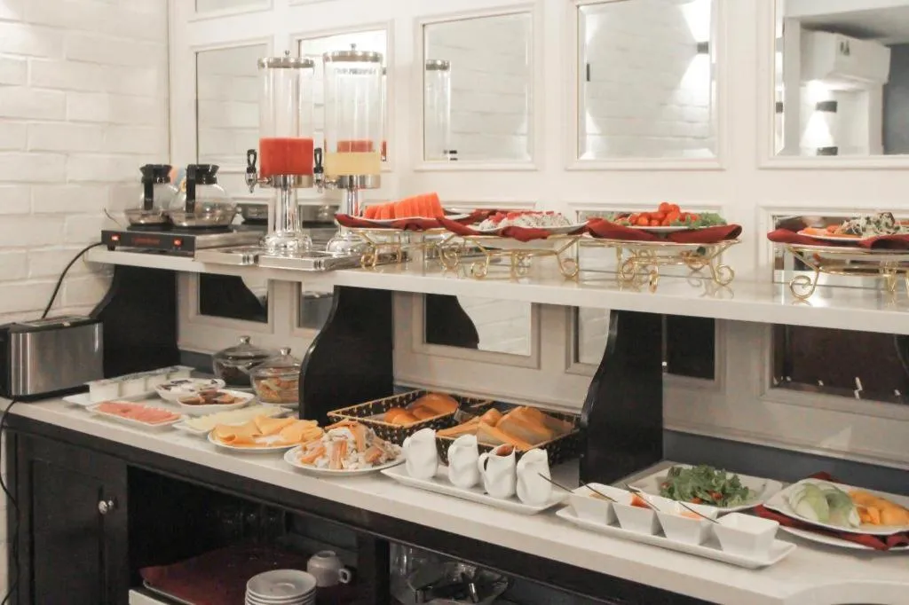 Ha Noi Crystal Pearl Hotel