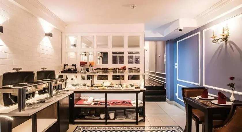 Ha Noi Crystal Pearl Hotel