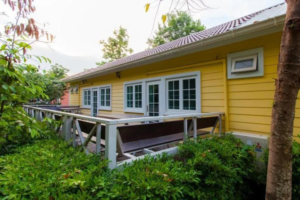 Varee Valley Resort and Restaurant