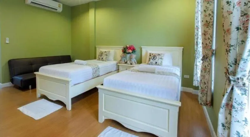 Bed in Varee Valley Resort and Restaurant