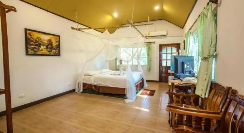 Bed in Varee Valley Resort and Restaurant