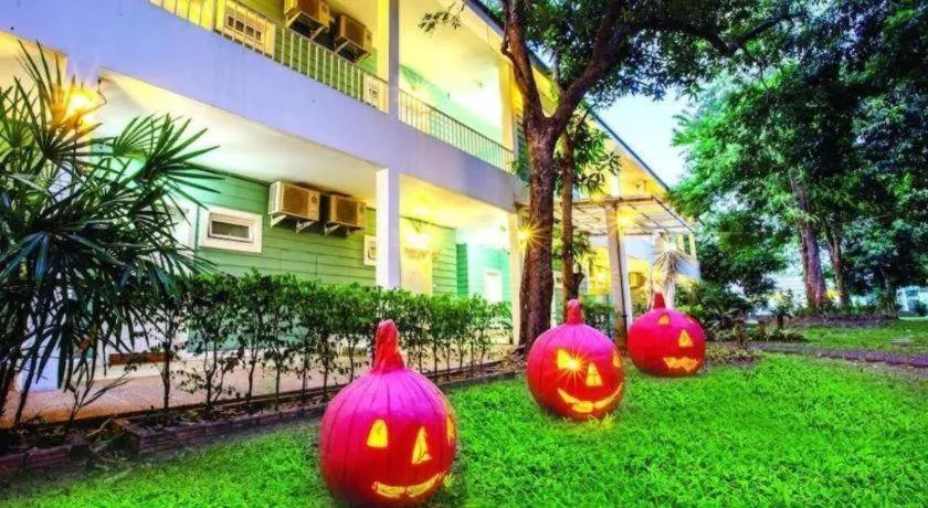 Varee Valley Resort and Restaurant