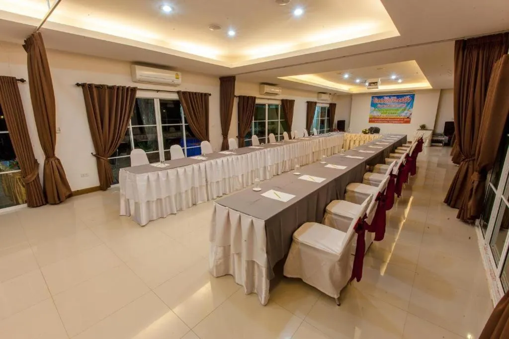 Varee Valley Resort and Restaurant