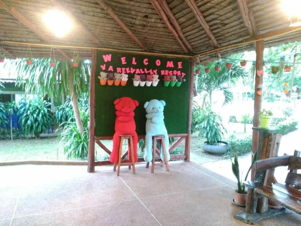 Varee Valley Resort and Restaurant