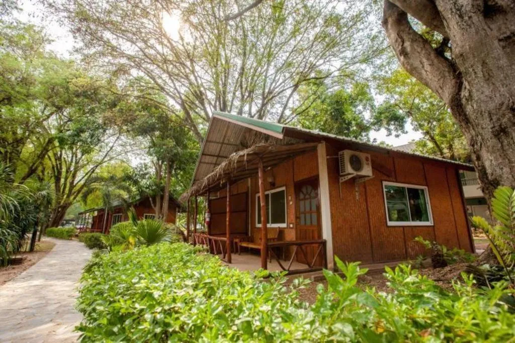 Varee Valley Resort and Restaurant