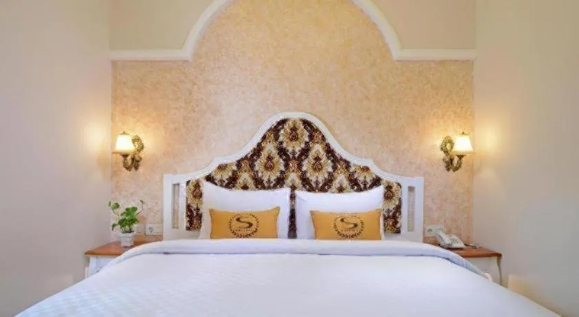 Bed in Sahira Hotel Pakuan