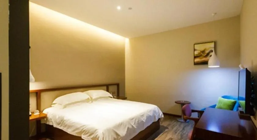 Bed in Hangzhou Berman Hotel