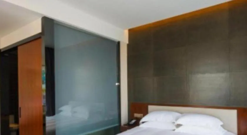 Bed in Hangzhou Berman Hotel