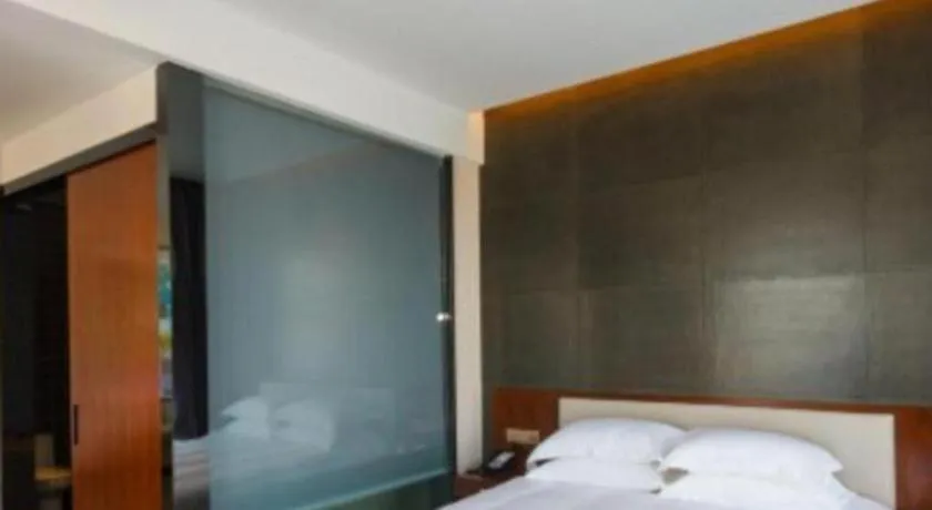 Bed in Hangzhou Berman Hotel