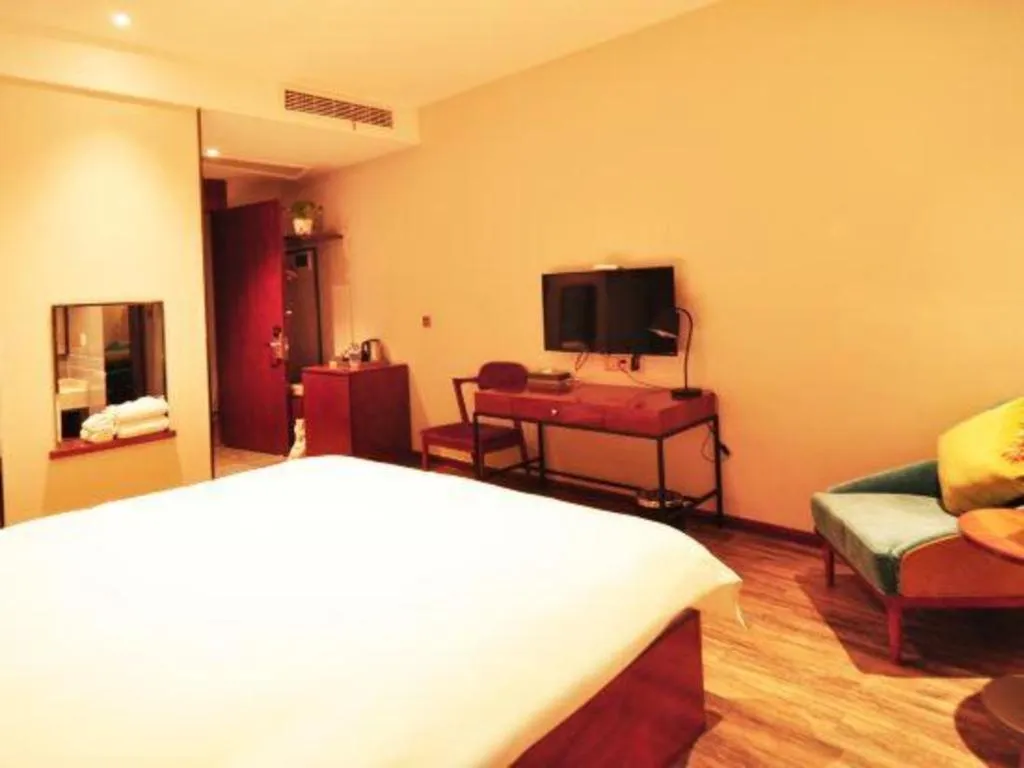 Bed in Hangzhou Berman Hotel