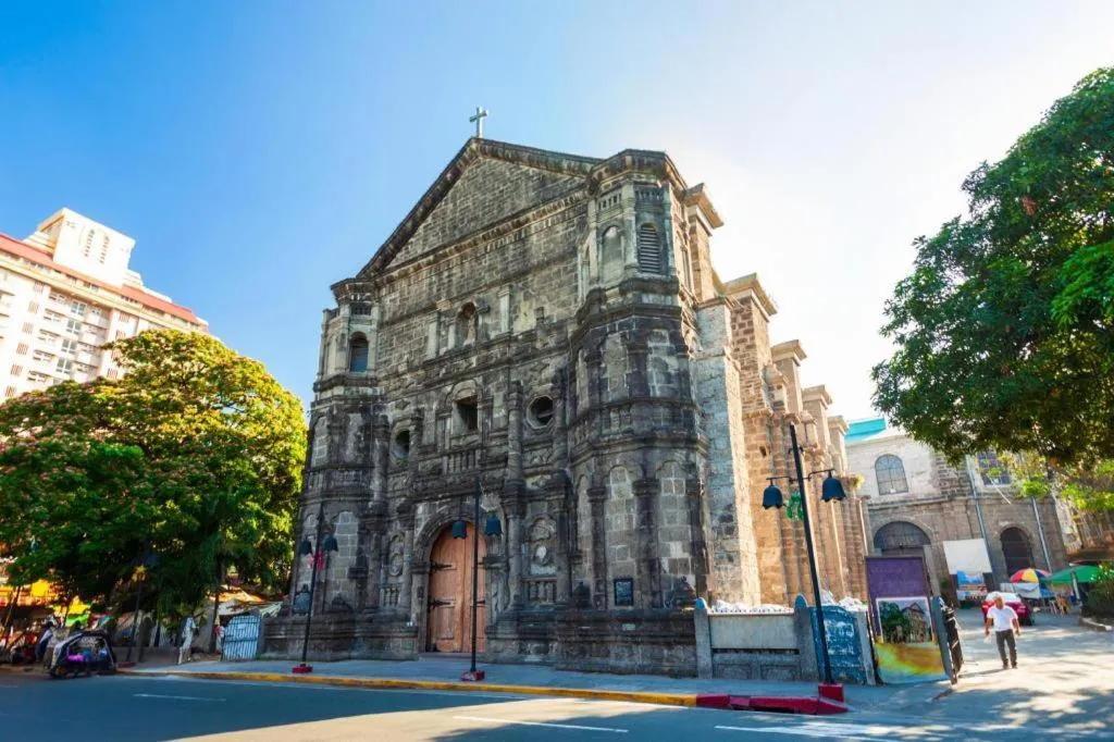 Amorsolo Mansion Hotel