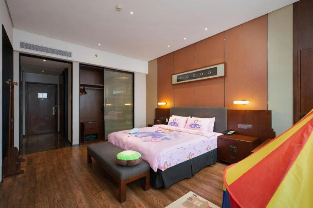 Bed in Rezen Hotel Pasonda Junyu