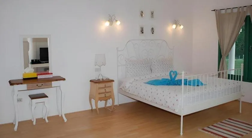 Rak Na Suan Pueng Resort