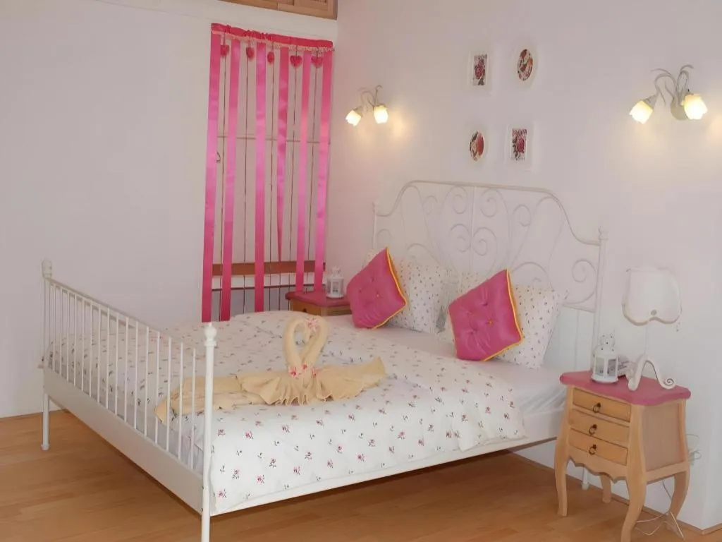 Bed in Rak Na Suan Pueng Resort