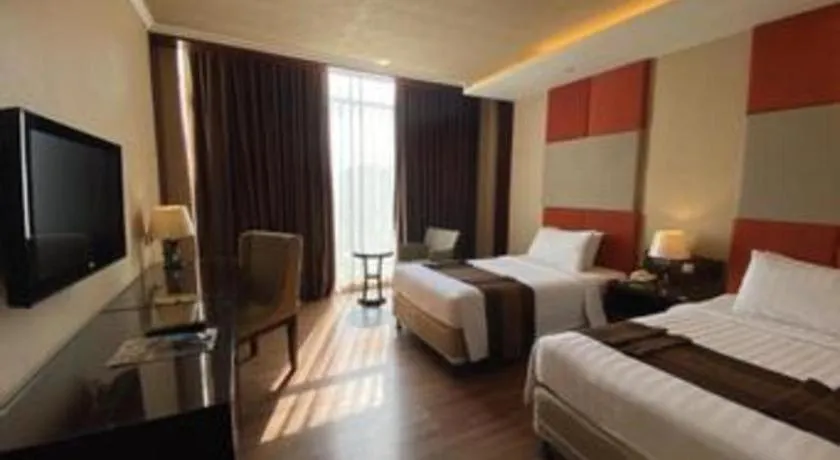 Bed in Regent's Park Hotel at Kayutangan Malang