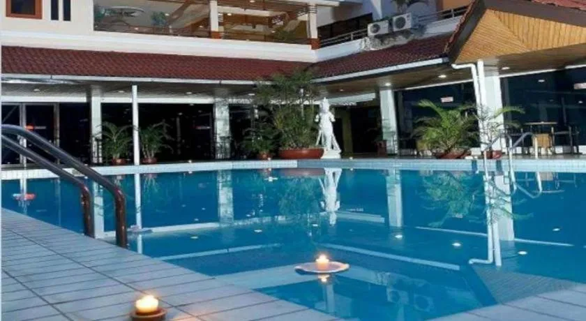 Regent's Park Hotel at Kayutangan Malang