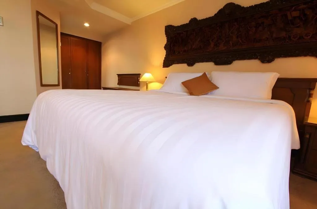 Bed in Regent's Park Hotel at Kayutangan Malang