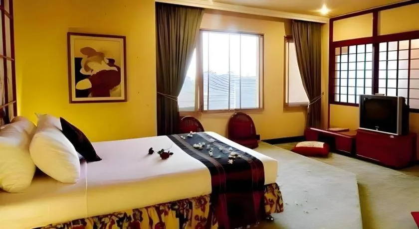 Bed in Regent's Park Hotel at Kayutangan Malang