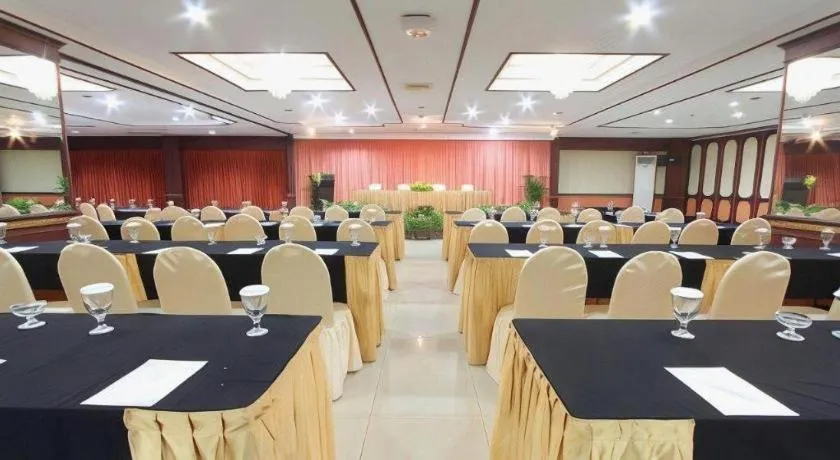 Regent's Park Hotel at Kayutangan Malang